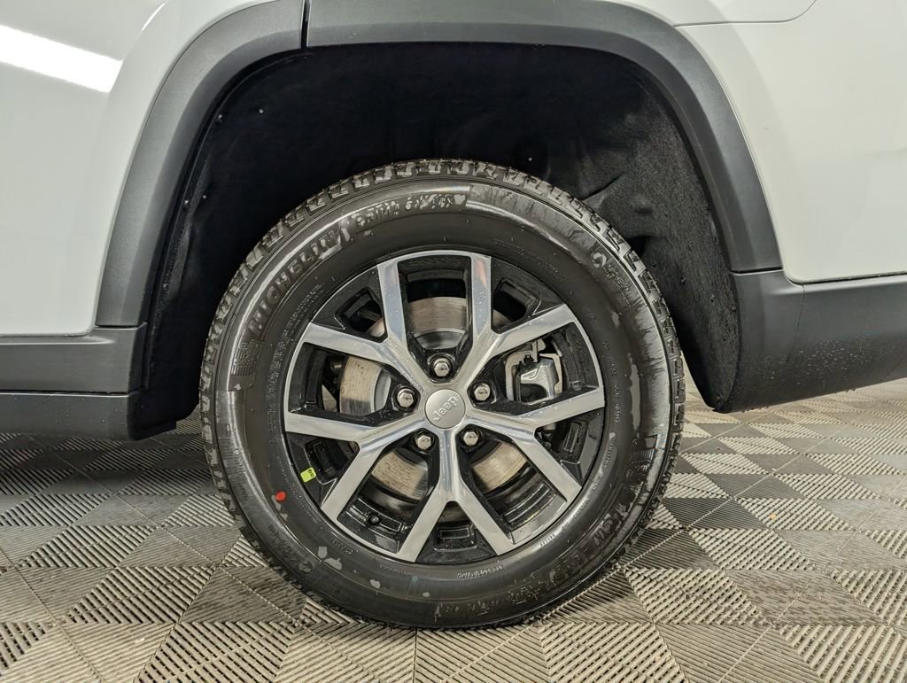 New 2025 Jeep Grand Cherokee L Limited image 13