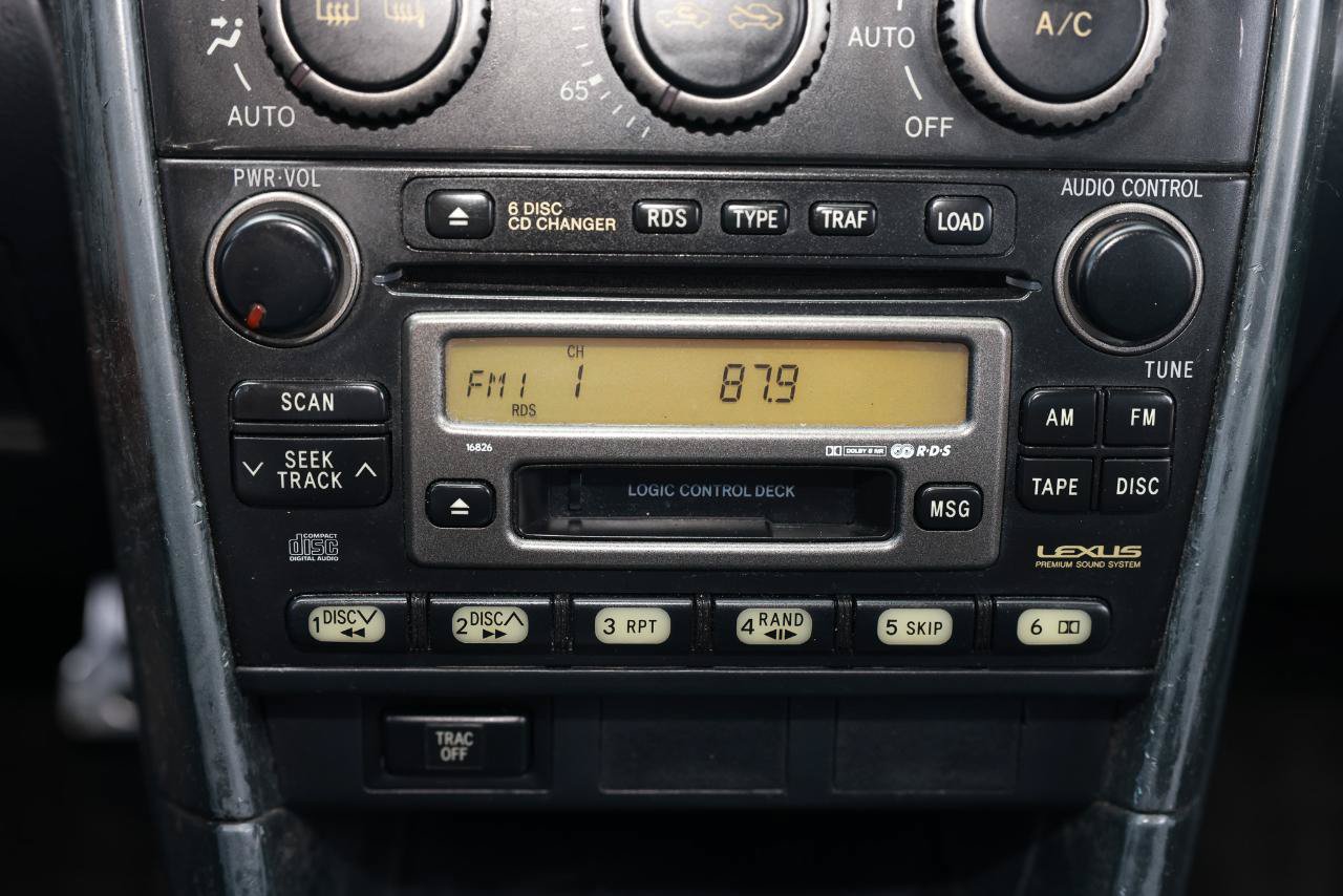 Used 2003 Lexus IS 300 w/ Power & Leather Pkg RWD image 32