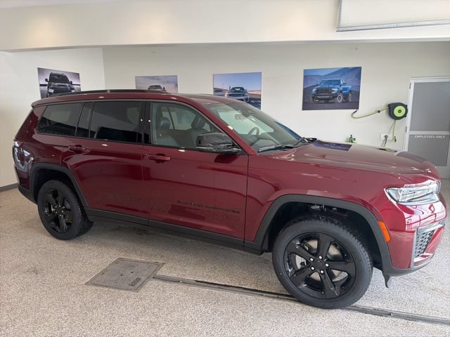 New 2026 Jeep Grand Cherokee L Limited w/ Limited Altitude Package AWD/4WD image 1