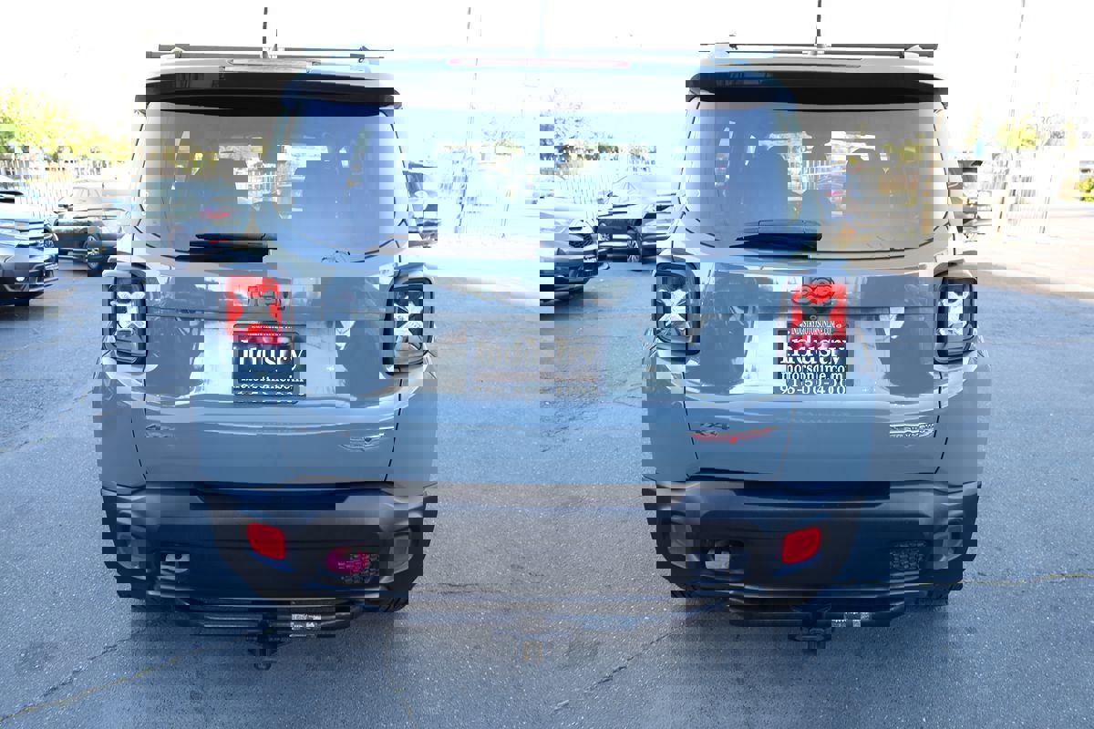 Used 2015 Jeep Renegade Trailhawk w/ Popular Equipment Group image 4