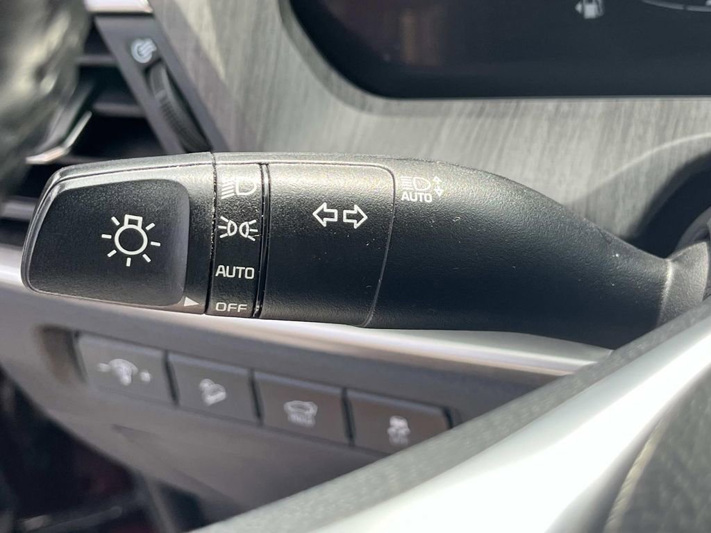 Used 2023 Kia Telluride EX w/ EX Captain's Chair Package image 21