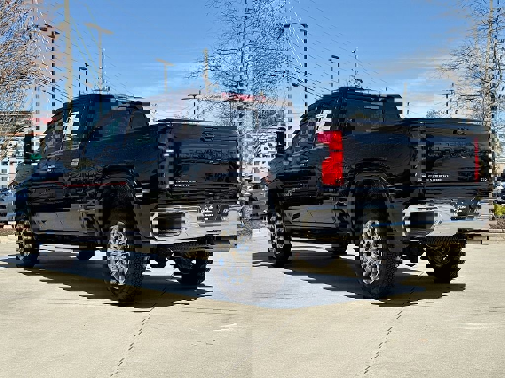 Used 2025 Chevrolet Silverado 2500 LTZ w/ LTZ Premium Package image 6