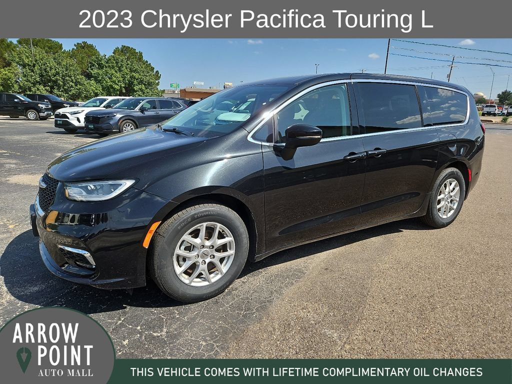 Used 2023 Chrysler Pacifica Touring-L FWD image 5