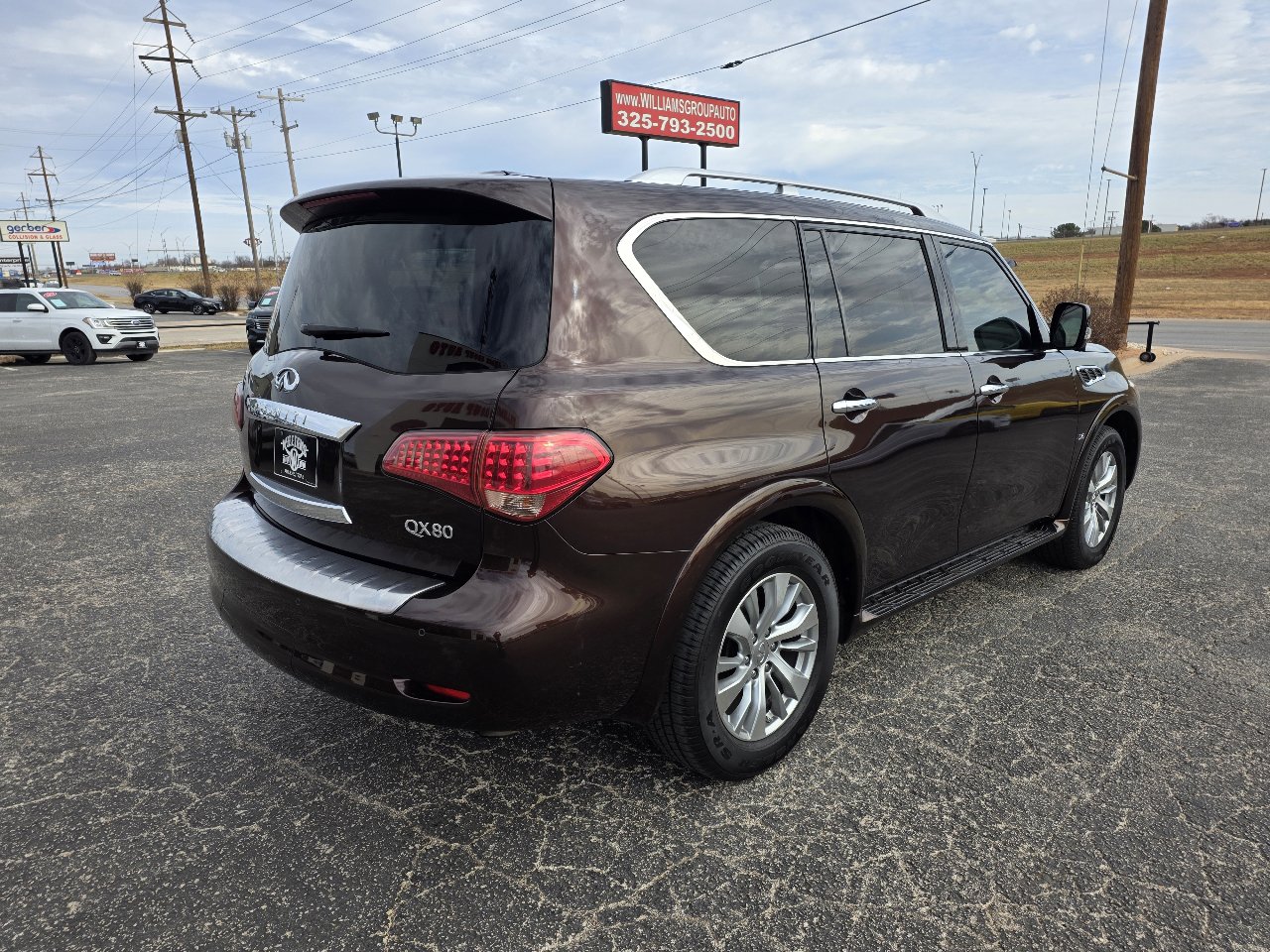 Used 2017 INFINITI QX80 4WD w/ Driver Assistance Package image 7