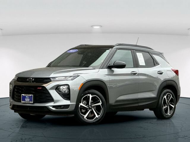 Used 2023 Chevrolet TrailBlazer RS w/ Sun and Liftgate Package FWD image 2