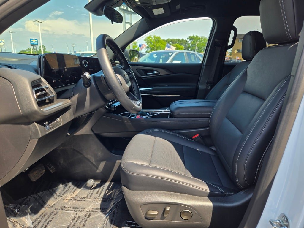 Used 2026 Chevrolet Traverse LT AWD/4WD image 20