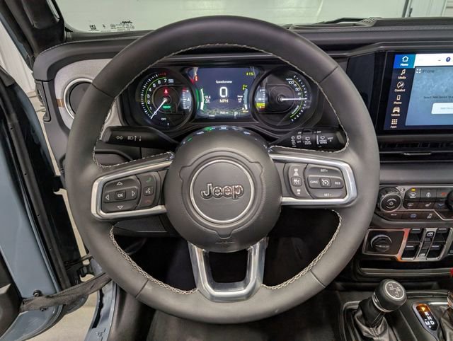 Used 2025 Jeep Wrangler Unlimited Sahara w/ Safety Group AWD/4WD image 16