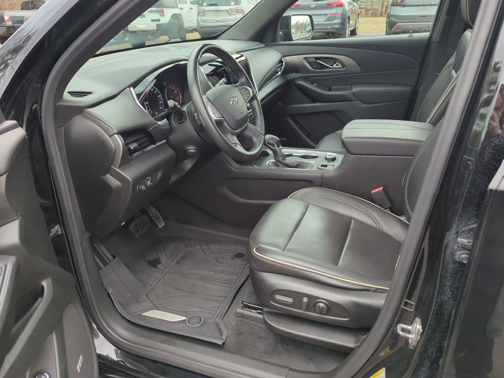 Used 2022 Chevrolet Traverse Premier w/ Redline Edition image 36