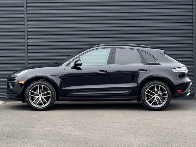 Certified 2025 Porsche Macan image 2