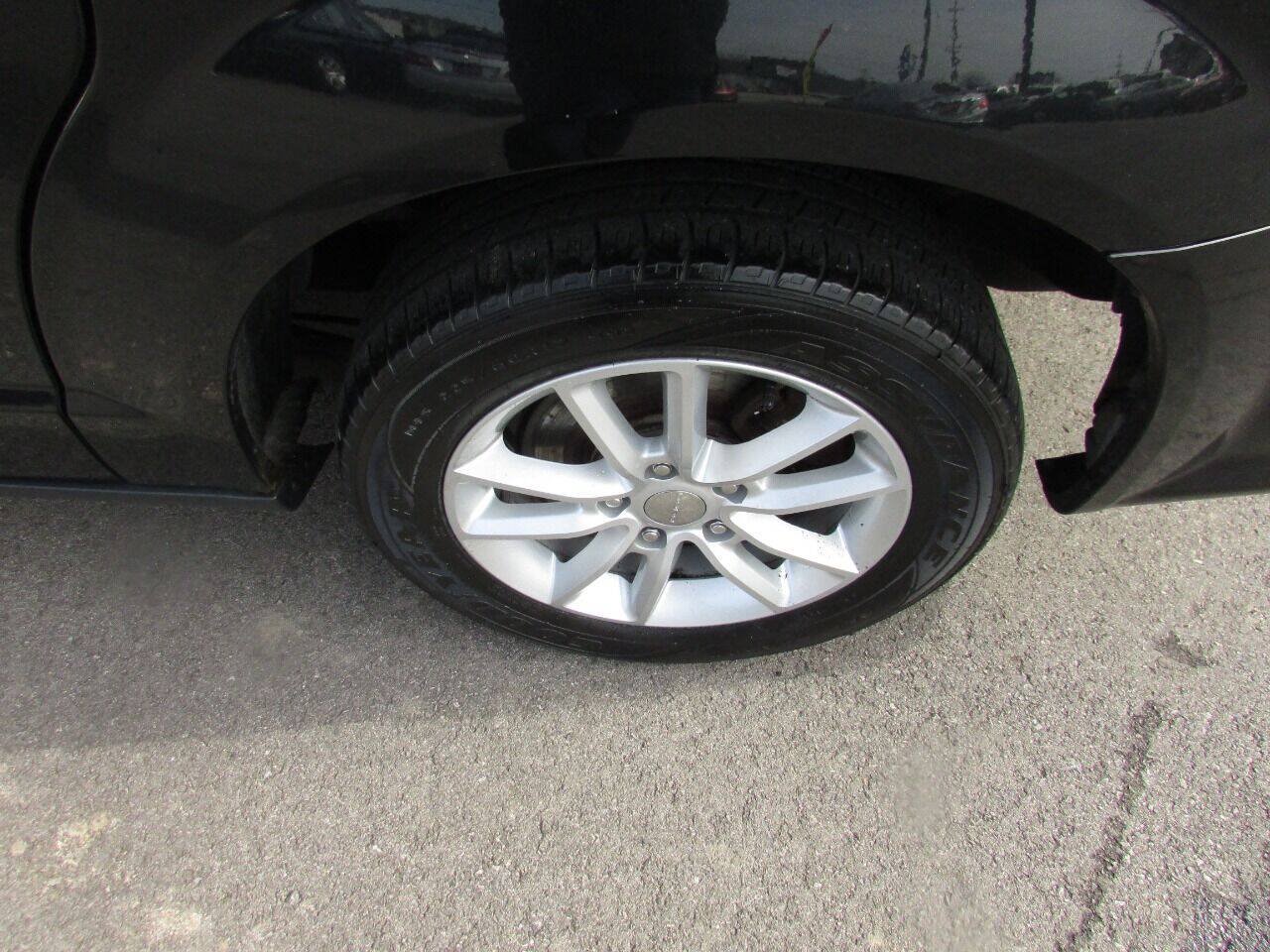 Used 2015 Dodge Grand Caravan SXT FWD image 40
