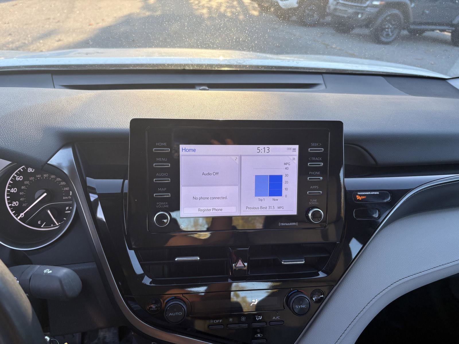 Used 2024 Toyota Camry SE image 17