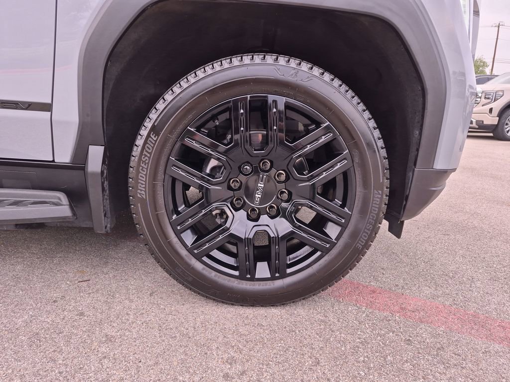 Certified 2026 GMC Sierra EV Elevation AWD/4WD image 14