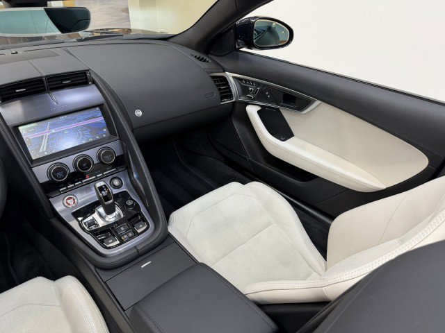 Used 2021 Jaguar F-TYPE P300 image 21