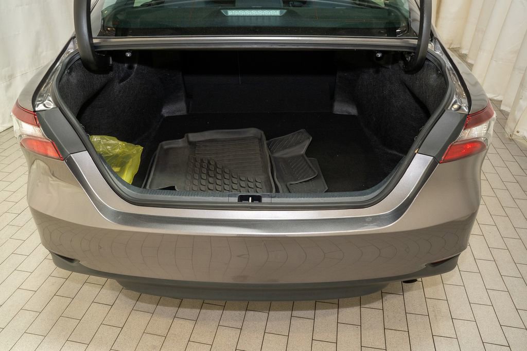 Used 2024 Toyota Camry LE image 5