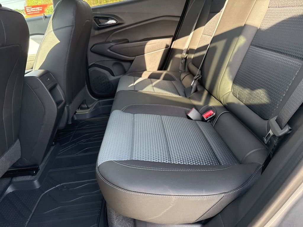 New 2026 Chevrolet Trax LT FWD image 25