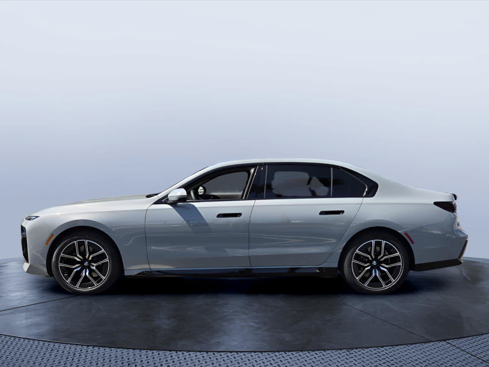 Certified 2023 BMW i7 xDrive60 AWD/4WD image 3