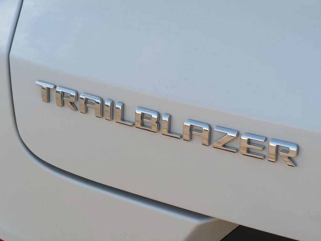 Used 2023 Chevrolet TrailBlazer LS FWD image 29