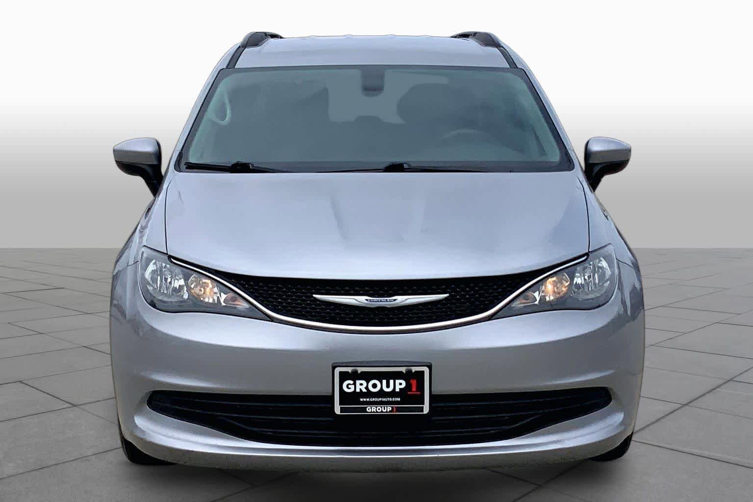 Used 2020 Chrysler Voyager Lxi FWD image 4