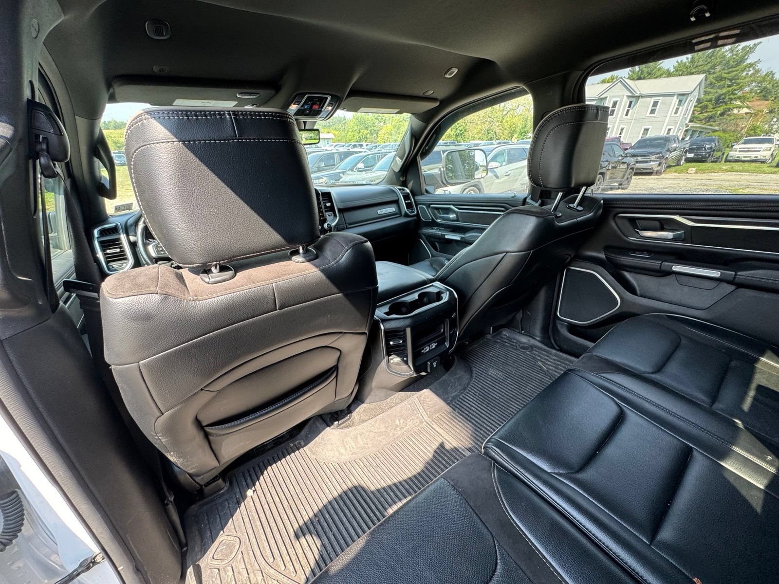 Used 2023 RAM 1500 Laramie AWD/4WD image 25