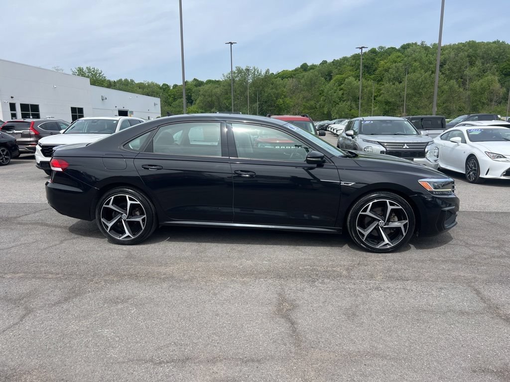 Used 2020 Volkswagen Passat 2.0T R-Line FWD image 6