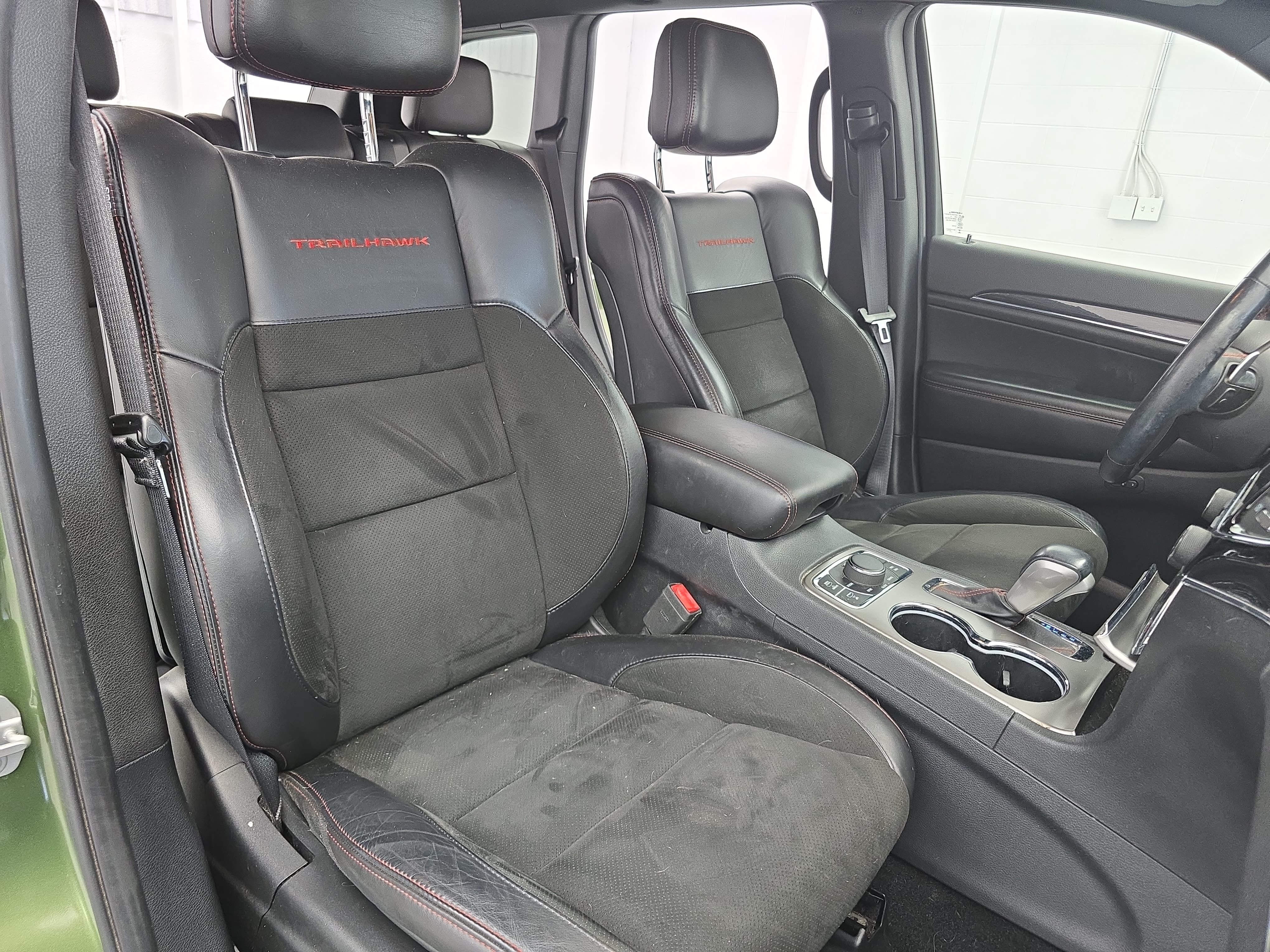 Used 2020 Jeep Grand Cherokee Trailhawk w/ Premium Lighting Group AWD/4WD image 10