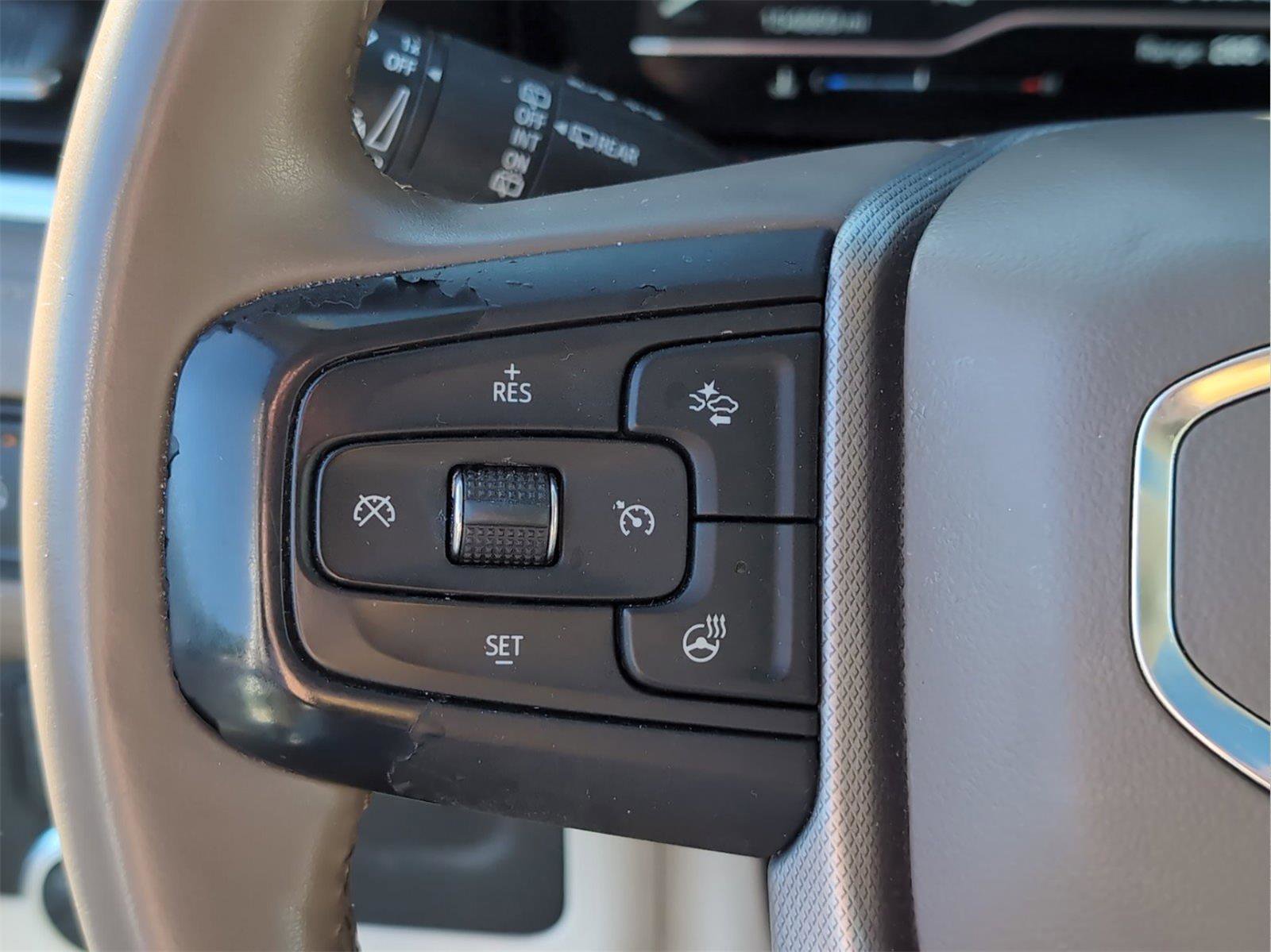 Used 2023 GMC Yukon XL Denali image 29