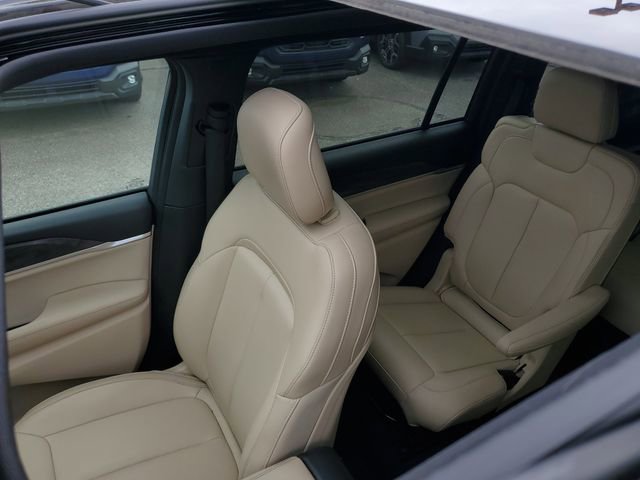 Certified 2024 Jeep Grand Cherokee L Limited AWD/4WD image 38