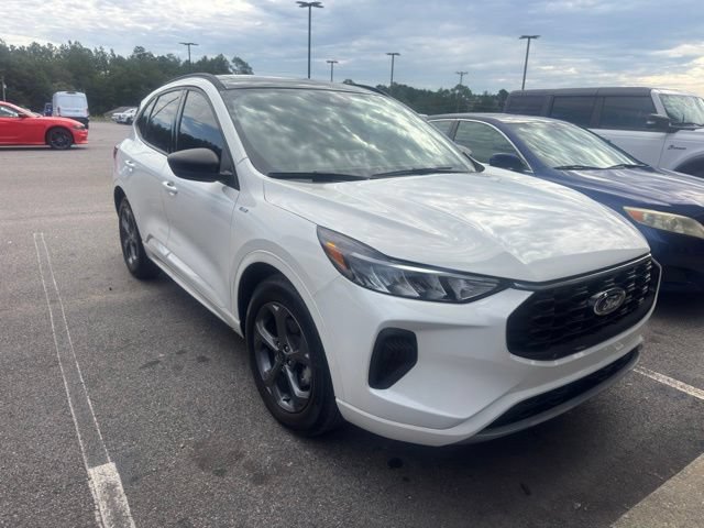 Used 2024 Ford Escape ST-Line w/ Tech Pack #1 FWD image 3