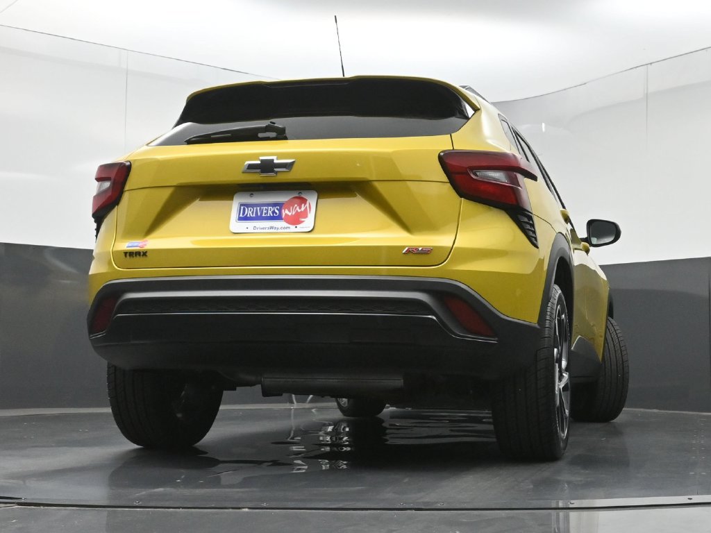 Used 2024 Chevrolet Trax RS FWD image 27