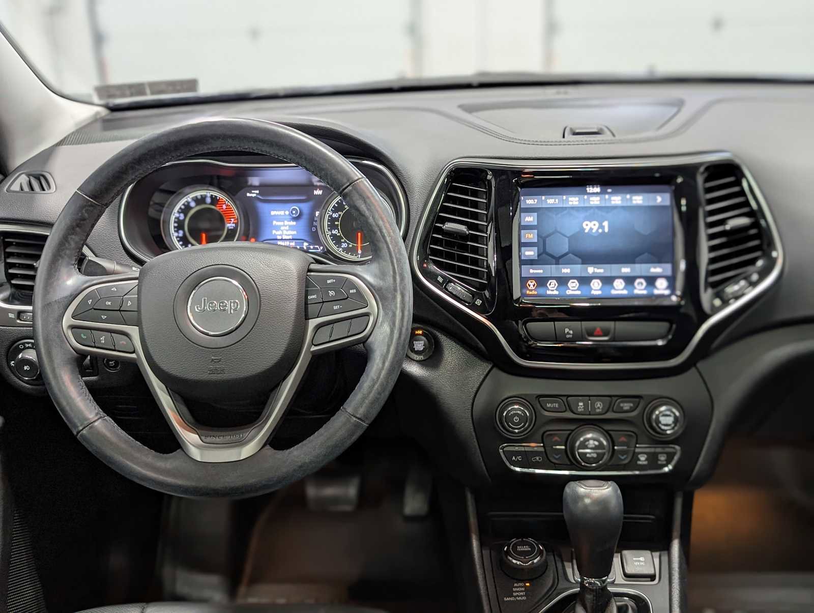 Used 2020 Jeep Cherokee Limited image 5