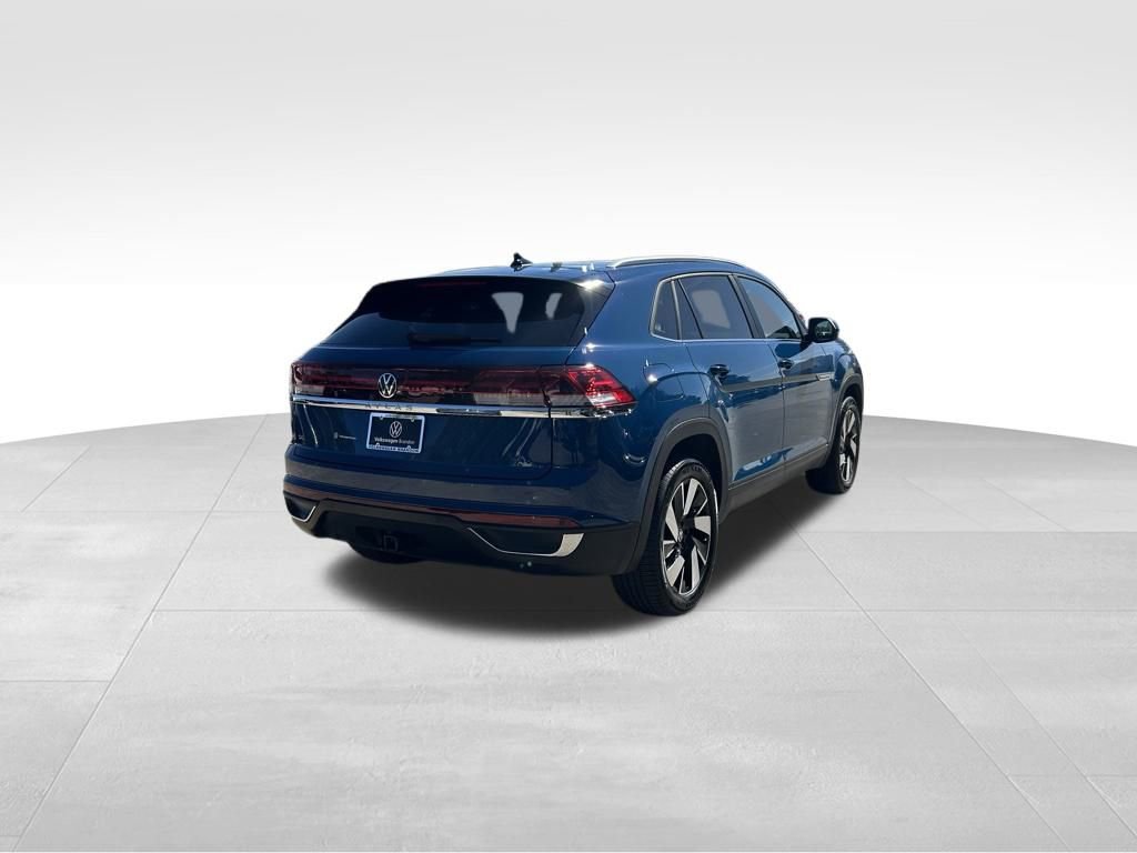 Used 2025 Volkswagen Atlas Cross Sport SE w/ Panoramic Sunroof Package image 5