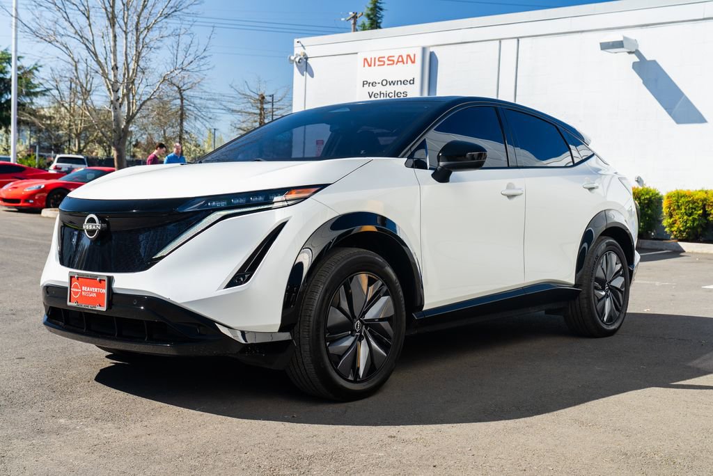 Used 2023 Nissan Ariya AWD image 3
