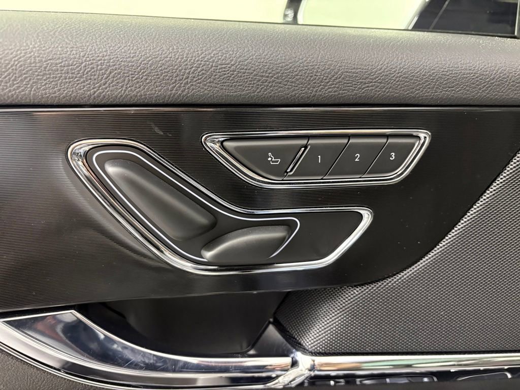 Used 2024 Lincoln Corsair Reserve w/ Equipment Group 202A image 12