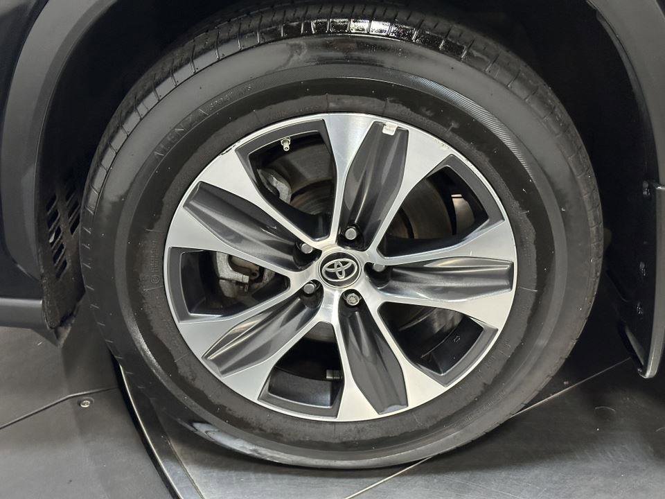 Certified 2022 Toyota Highlander XLE image 18