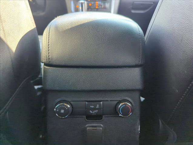 Used 2016 Ford Explorer XLT w/ Equipment Group 202A image 16