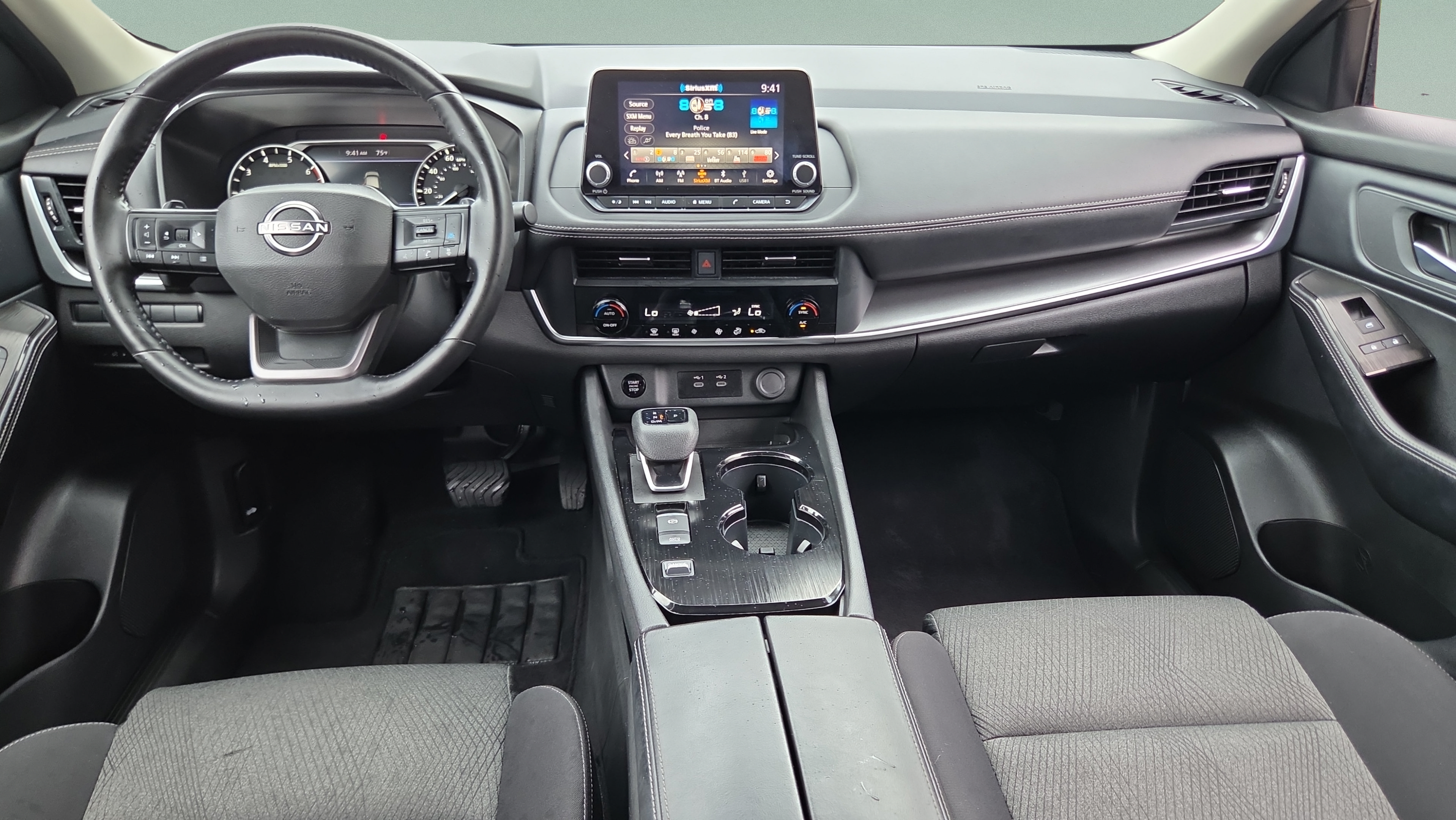 Used 2025 Nissan Rogue SV FWD image 13