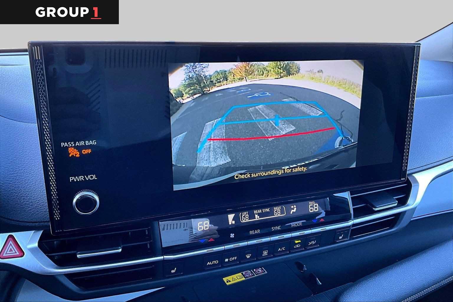Used 2025 Toyota Sienna XLE AWD/4WD image 29