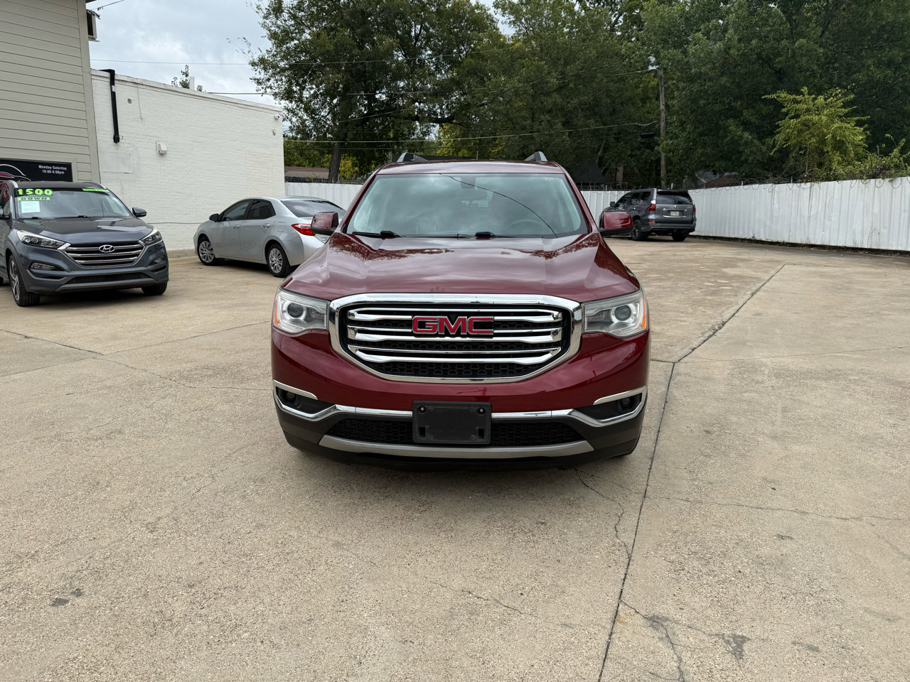 Used 2017 GMC Acadia SLE image 2
