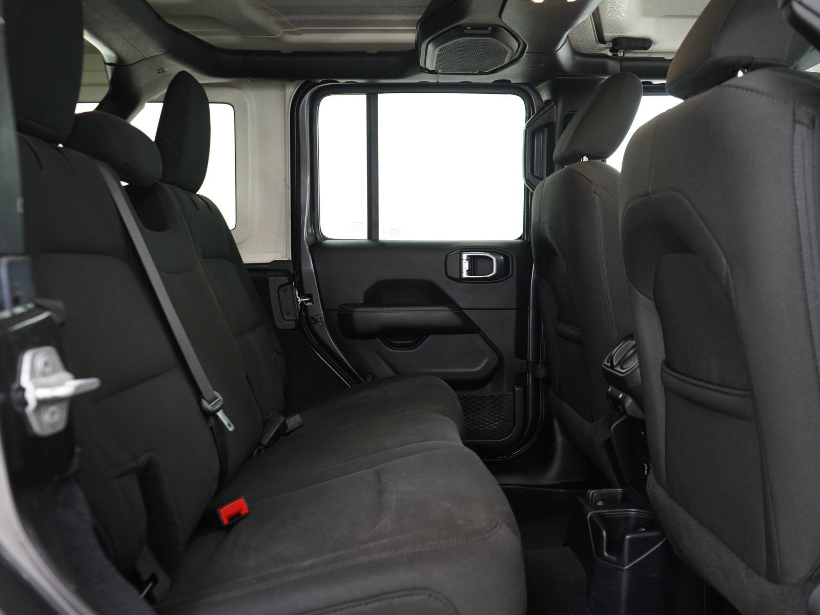 Used 2019 Jeep Wrangler Unlimited Sahara w/ Uconnect 4C Nav & Sound Group AWD/4WD image 12