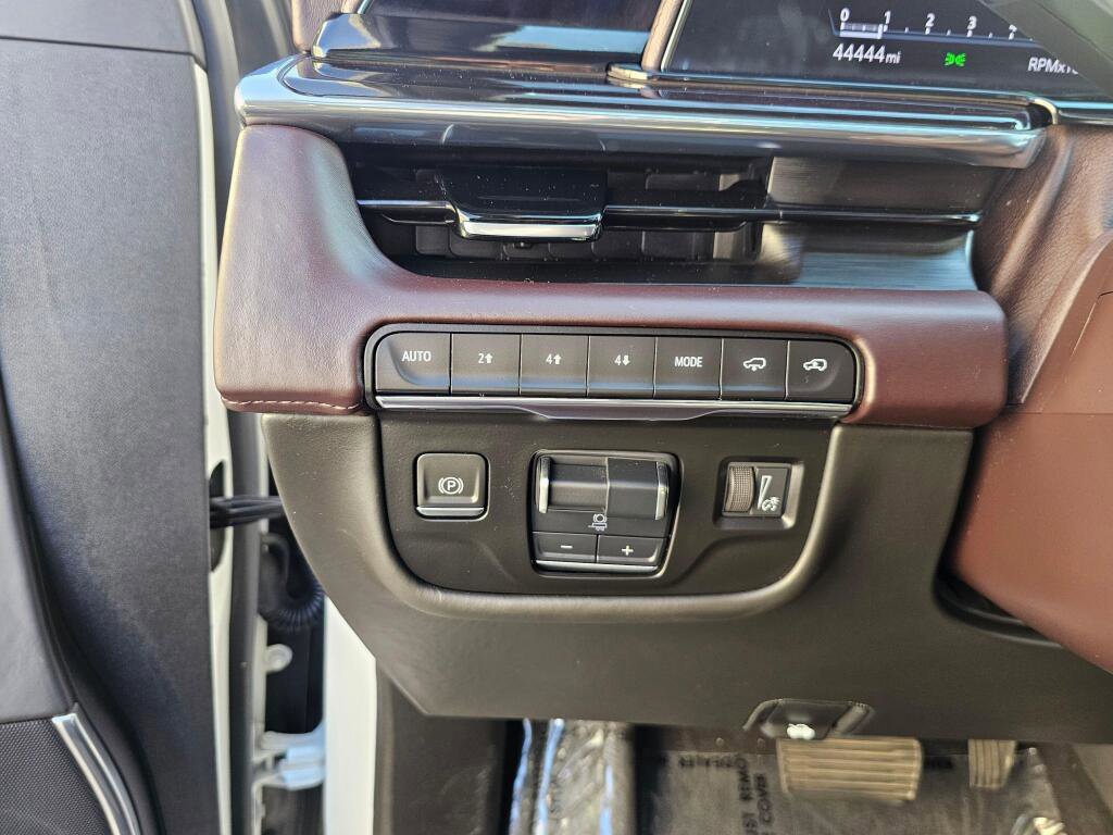 Certified 2023 Cadillac Escalade ESV Sport Platinum w/ LPO, ONYX Package AWD/4WD image 32