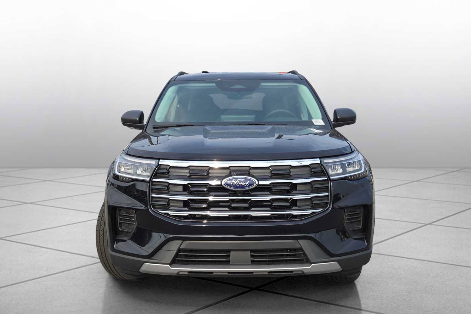 New 2026 Ford Explorer Active RWD image 3