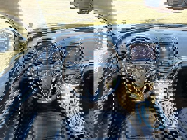 Used 2015 Buick Regal image 14