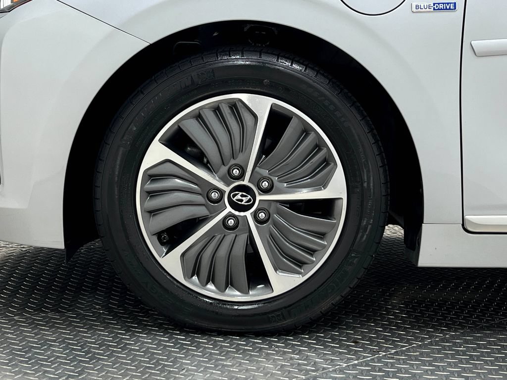 Used 2020 Hyundai Ioniq Limited FWD image 36