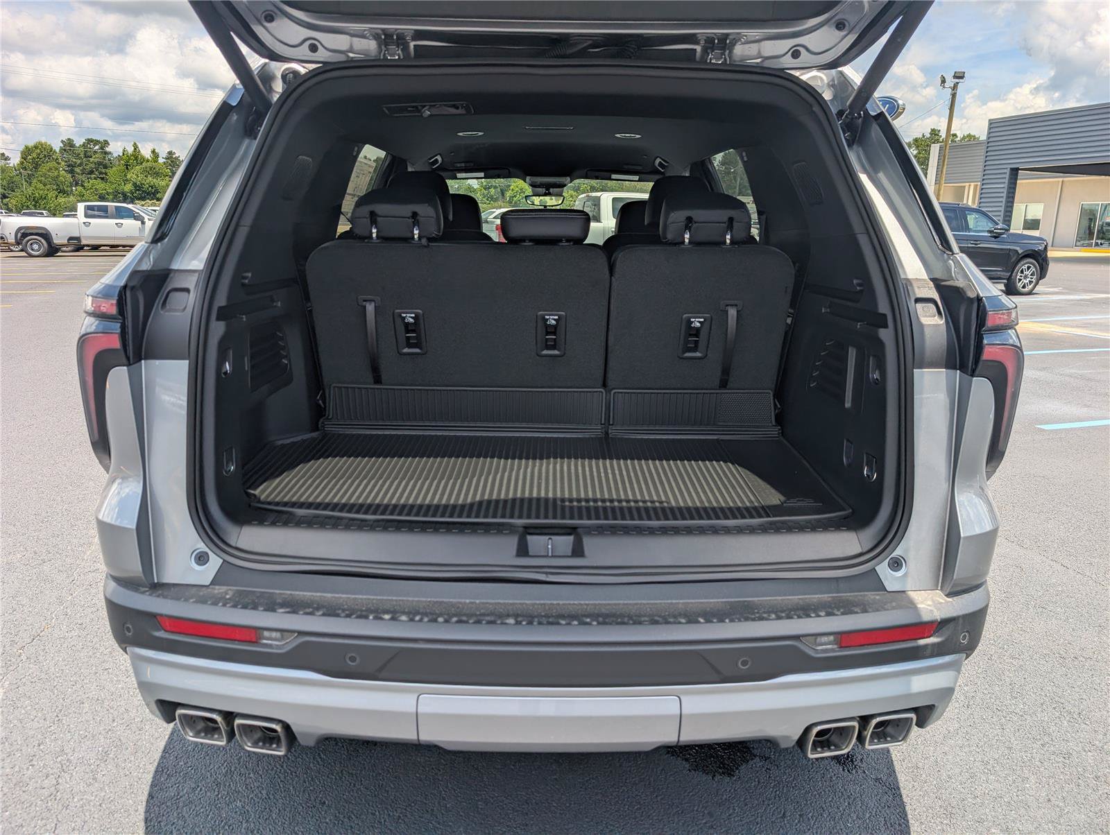 New 2026 Chevrolet Traverse LT w/ Driver Confidence Package FWD image 37