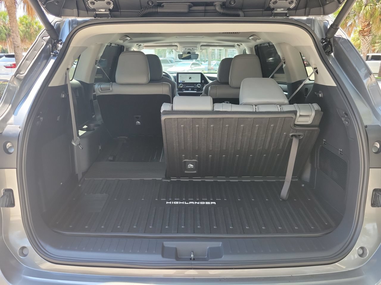 New 2026 Toyota Highlander Limited AWD/4WD image 8