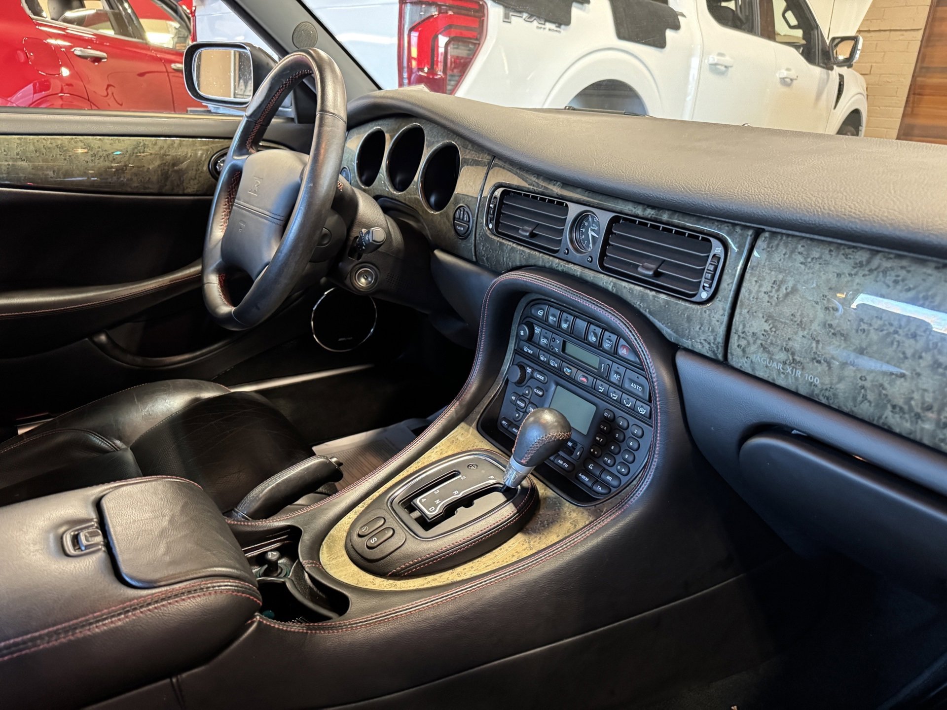 Used 2002 Jaguar XJ8 100 image 23