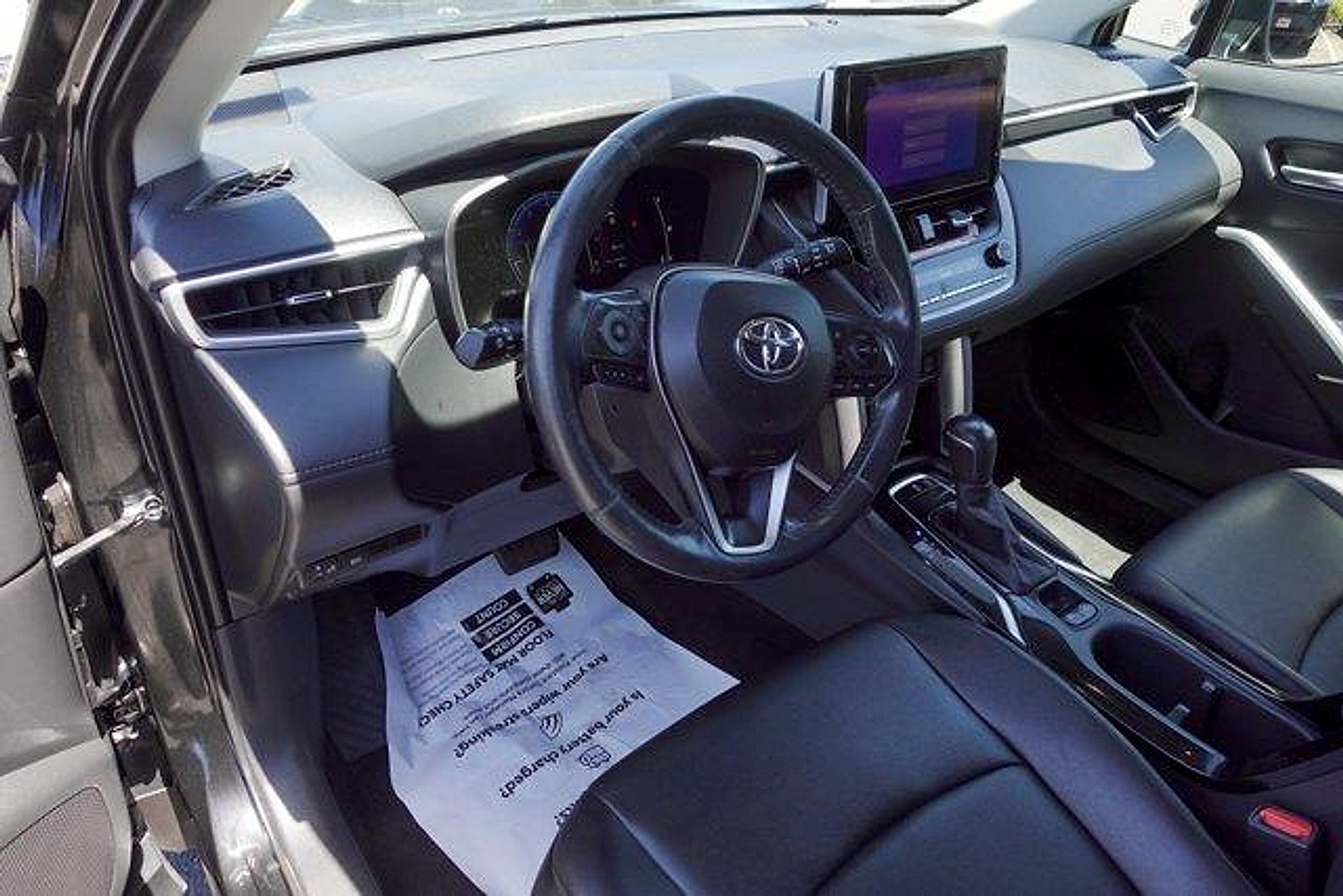 Certified 2023 Toyota Corolla Cross XLE FWD image 11