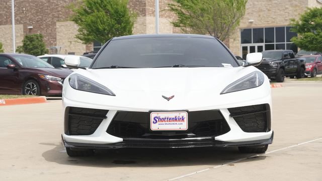 Used 2021 Chevrolet Corvette Stingray Convertible w/ Z51 Performance Package RWD image 2