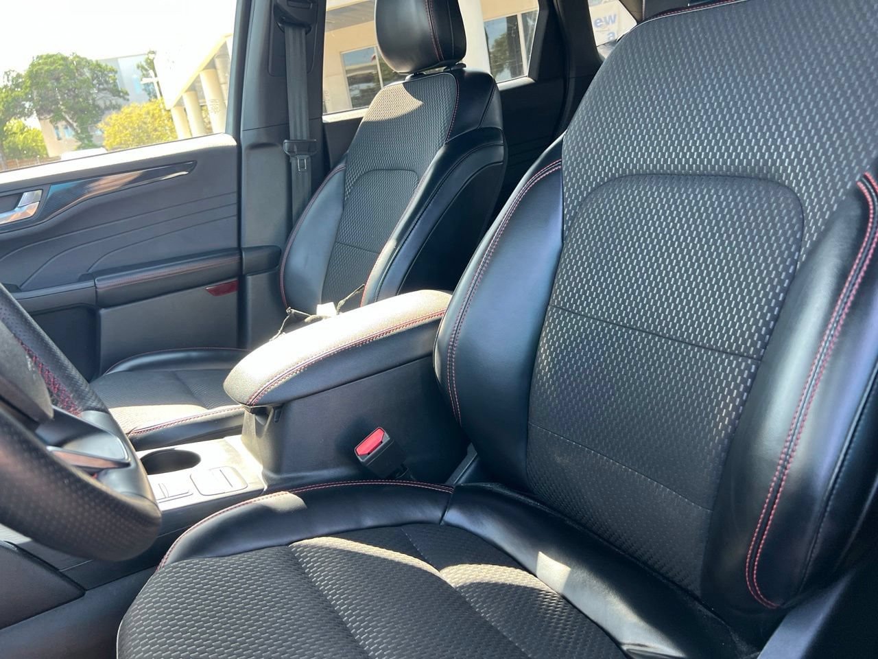 Used 2024 Ford Escape ST-Line AWD/4WD image 10