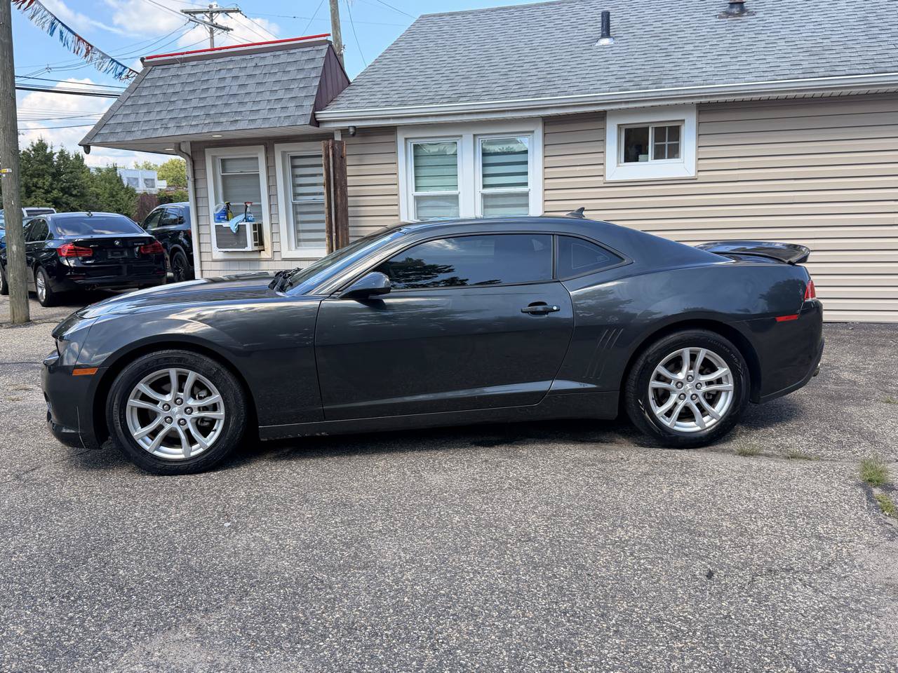 Used 2015 Chevrolet Camaro LT RWD image 3